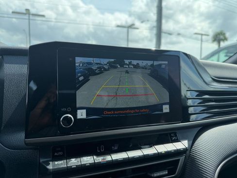 Used 2025 Toyota Camry SE image 24