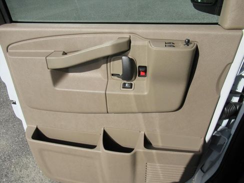 New 2026 Chevrolet Express 2500 RWD image 23