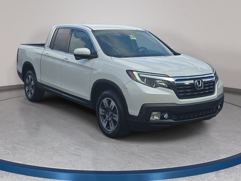 Used 2017 Honda Ridgeline RTL-T image 3