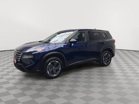 Used 2024 Nissan Rogue SV image 31