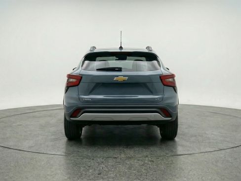Used 2025 Chevrolet Trax LT image 7
