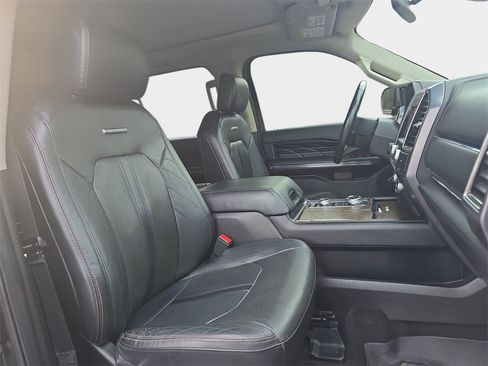 Used 2019 Ford Expedition Platinum image 10
