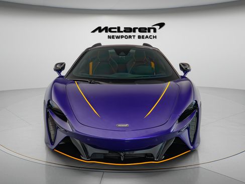 Used 2025 McLaren Artura Spider RWD image 3