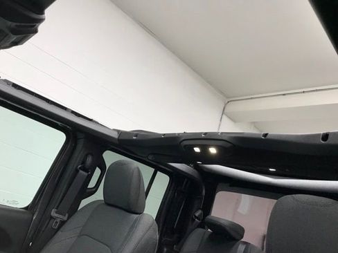 New 2025 Jeep Gladiator Willys image 23