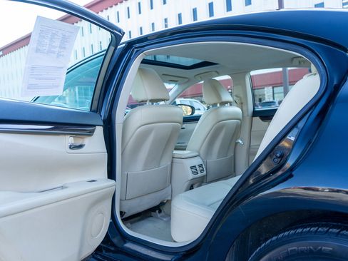 Used 2013 Lexus ES 350 w/ Premium Pkg image 26