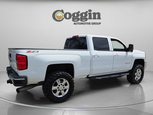 Used 2017 Chevrolet Silverado 2500 LT w/ LT Fleet Convenience Package AWD/4WD image 5