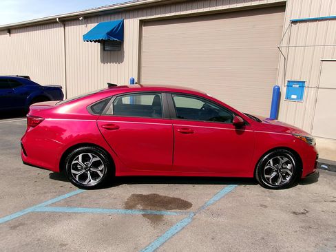 Used 2021 Kia Forte LXS FWD image 6