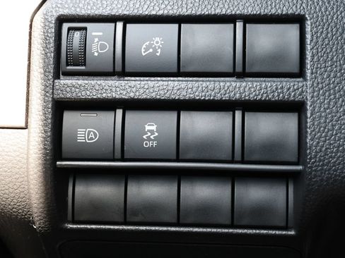Used 2025 Toyota Tacoma SR5 AWD/4WD image 25