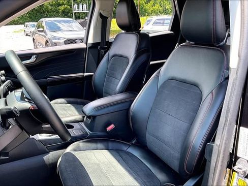 Used 2022 Ford Escape SEL w/ SEL Stealth AWD Package image 27