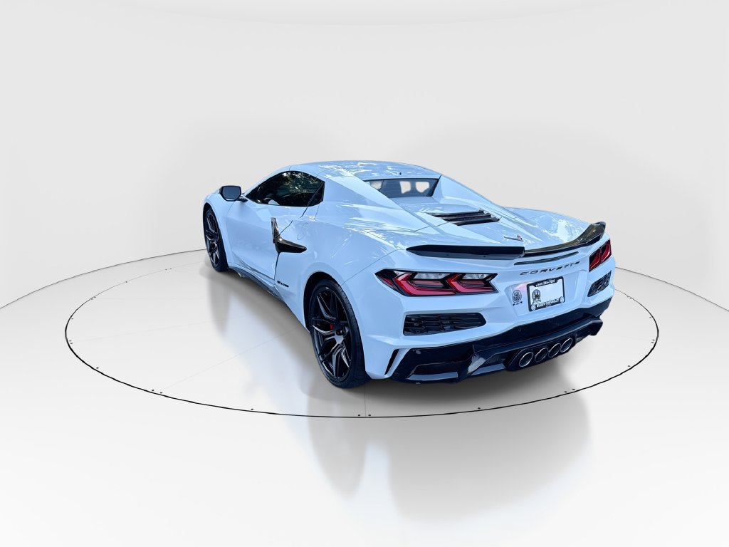 Used 2024 Chevrolet Corvette Z06 RWD image 6