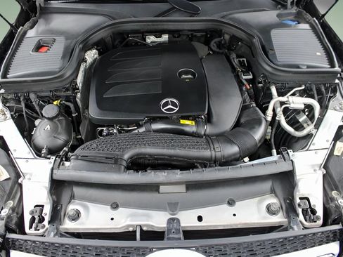 Used 2022 Mercedes-Benz GLC 300 4MATIC Coupe image 33