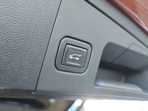 Used 2020 Cadillac XT4 Premium Luxury image 11