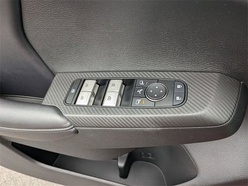 Used 2023 Mitsubishi Outlander SE image 12