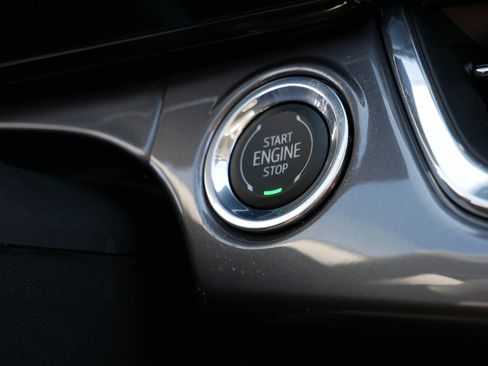 New 2026 Chevrolet Trax ACTIV w/ Sunroof Package FWD image 26