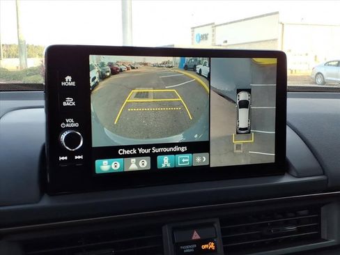 Used 2025 Honda Pilot TrailSport image 23