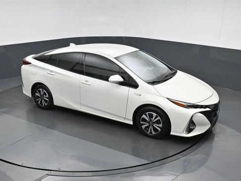 Used 2017 Toyota Prius Prime Advanced image 51