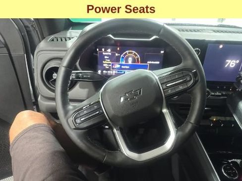 Used 2025 Chevrolet Colorado Trail Boss AWD/4WD image 11