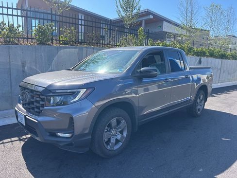 Used 2024 Honda Ridgeline TrailSport image 1