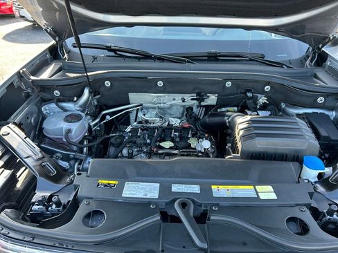 Used 2024 Volkswagen Atlas Cross Sport SE image 8