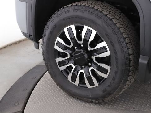 Used 2024 GMC Sierra 2500 Denali Ultimate AWD/4WD image 13