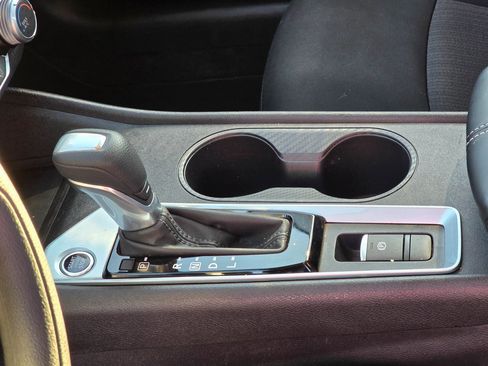 Used 2025 Nissan Altima 2.5 SV image 12