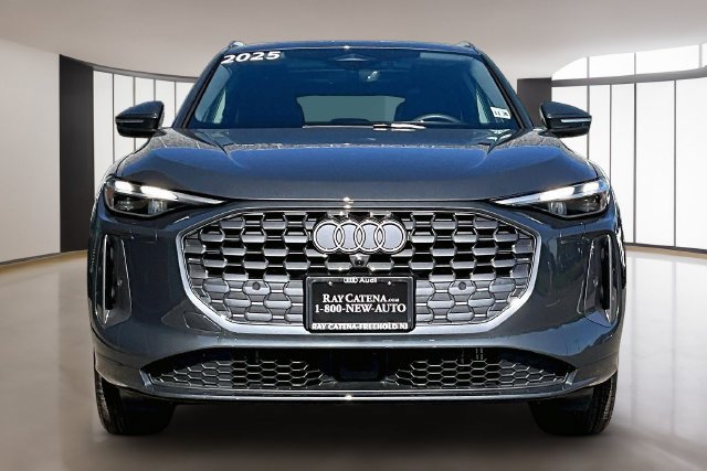Used 2025 Audi Q5 Premium w/ Convenience Package AWD/4WD image 2