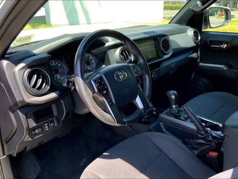 Used 2019 Toyota Tacoma TRD Off-Road image 14