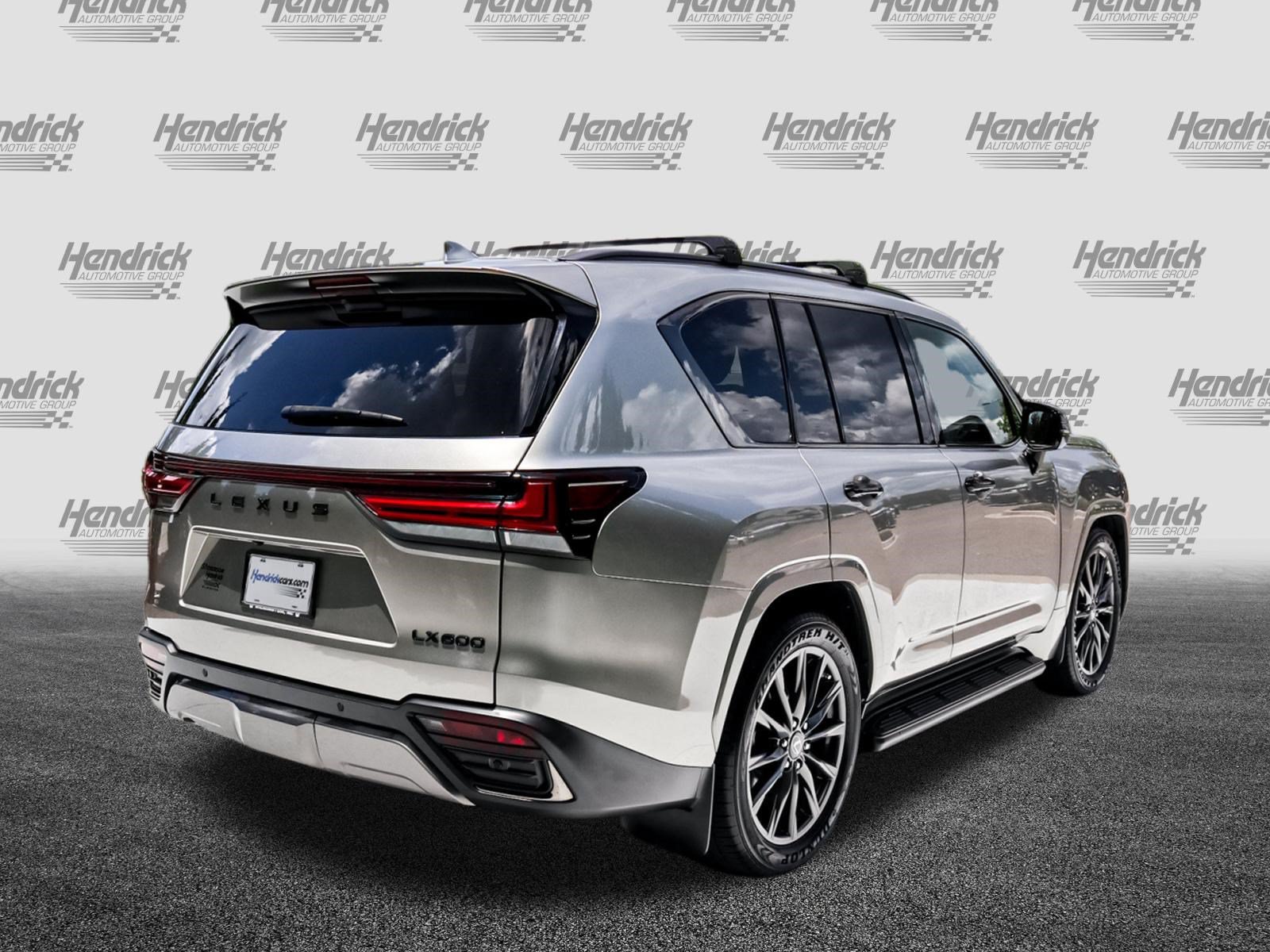 Used 2022 Lexus LX 600 4WD w/ Appearance Package image 10
