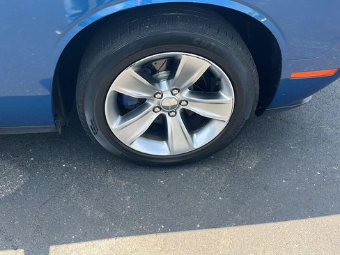 Used 2021 Dodge Challenger SXT w/ Driver Convenience Group RWD image 27