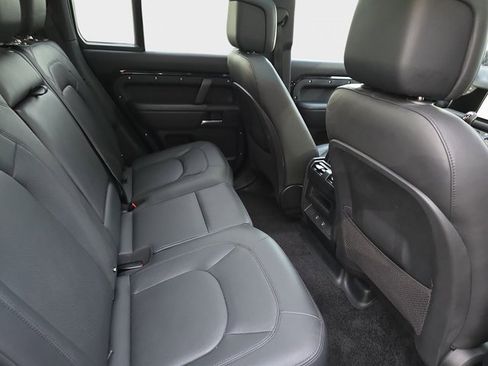 Used 2025 Land Rover Defender 110 S image 11