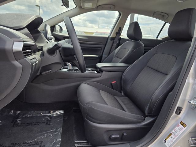 Used 2024 Nissan Altima 2.5 SV FWD image 12