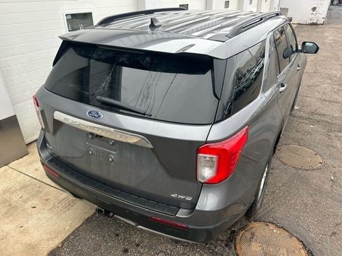 Certified 2022 Ford Explorer XLT w/ Equipment Group 202A image 5