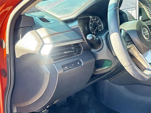 Used 2019 Nissan Altima 2.5 SR w/ SR Premium Package image 10