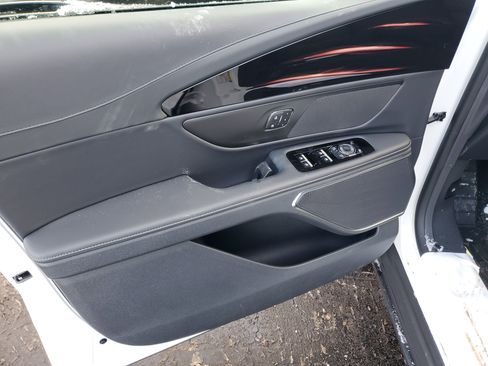 New 2026 Lincoln Nautilus Premier image 8