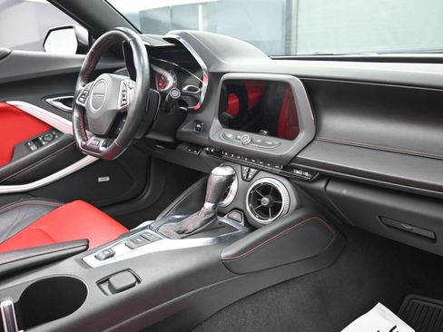 Used 2021 Chevrolet Camaro SS RWD image 27
