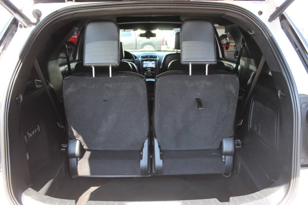 Used 2018 Ford Explorer Platinum AWD/4WD image 14