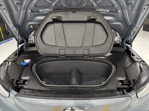 Used 2023 Volvo C40 P8 Recharge Ultimate image 11