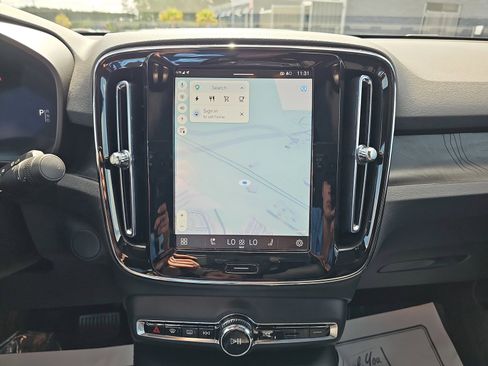 Used 2023 Volvo C40 P8 Recharge Ultimate image 23