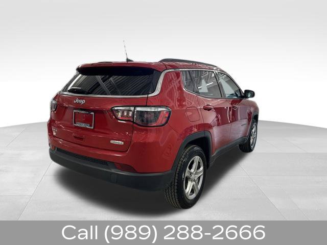 Used 2024 Jeep Compass Latitude AWD/4WD image 6