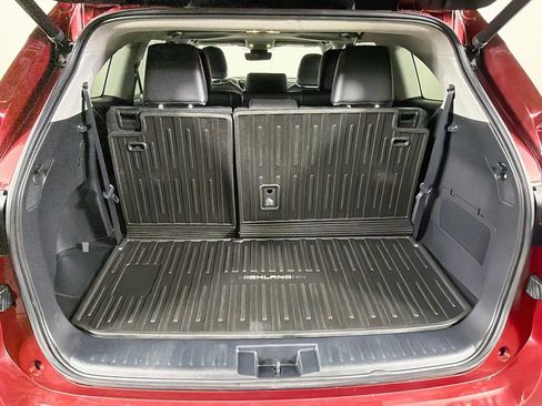 Used 2023 Toyota Highlander XLE AWD/4WD image 23
