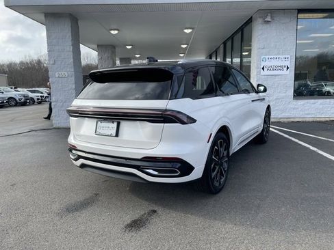 Used 2024 Lincoln Nautilus Reserve image 5