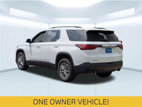 Used 2023 Chevrolet Traverse LT w/ LPO, Cargo Package FWD image 4
