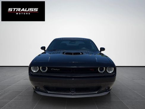 Used 2017 Dodge Challenger R/T Plus RWD image 3