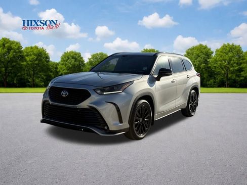 Used 2023 Toyota Highlander XSE image 4