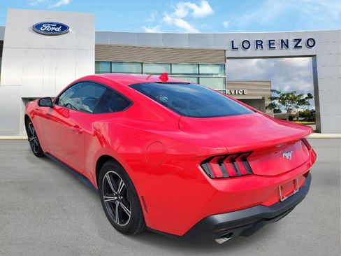 Used 2025 Ford Mustang Coupe RWD image 7