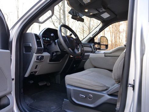 Used 2019 Ford F350 XLT w/ XLT Premium Package image 23