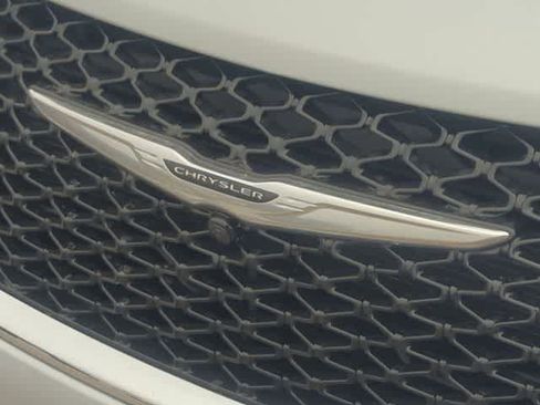 New 2026 Chrysler Pacifica Limited image 12