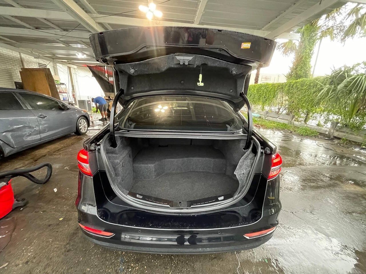 Used 2019 Ford Fusion SE FWD image 8