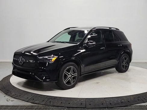 Used 2024 Mercedes-Benz GLE 350 4MATIC w/ AMG Line Exterior image 3