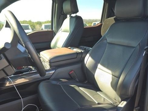 Used 2023 Ford F150 Lariat image 6